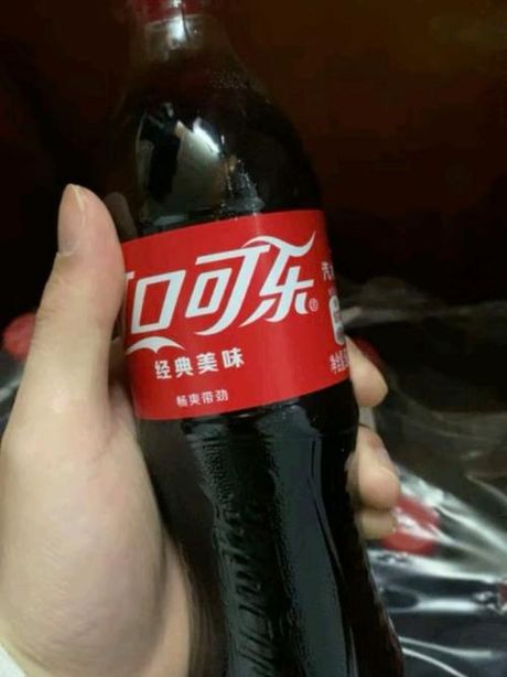 coca cola，coca cola 喝起来略有些甜，但它的含糖量到底高不高？