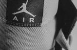 air jordan(air jordan：飞翔在篮球场上的经典鞋款)